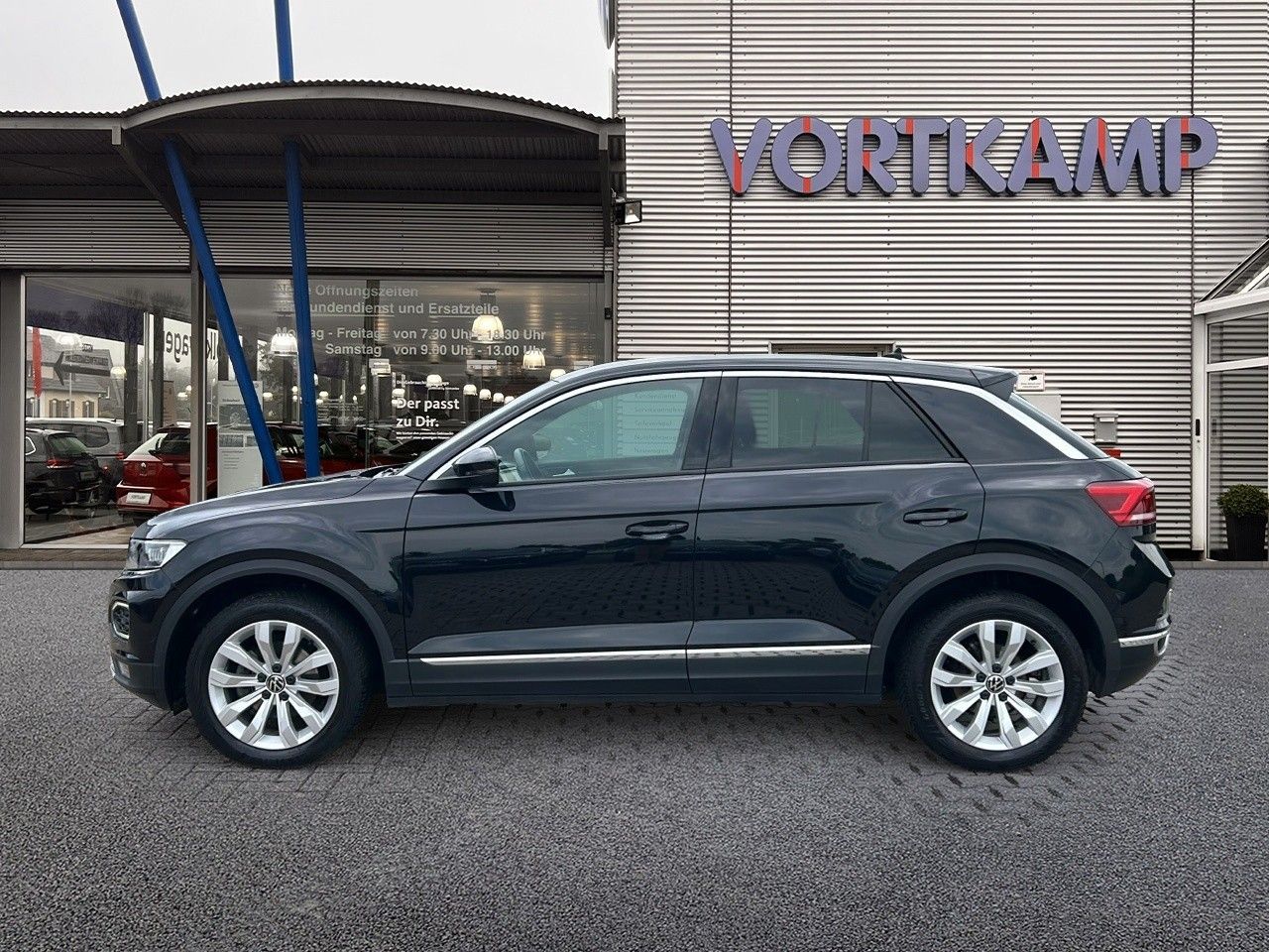 Volkswagen T-Roc Sport - Samsaru's Car Outlet