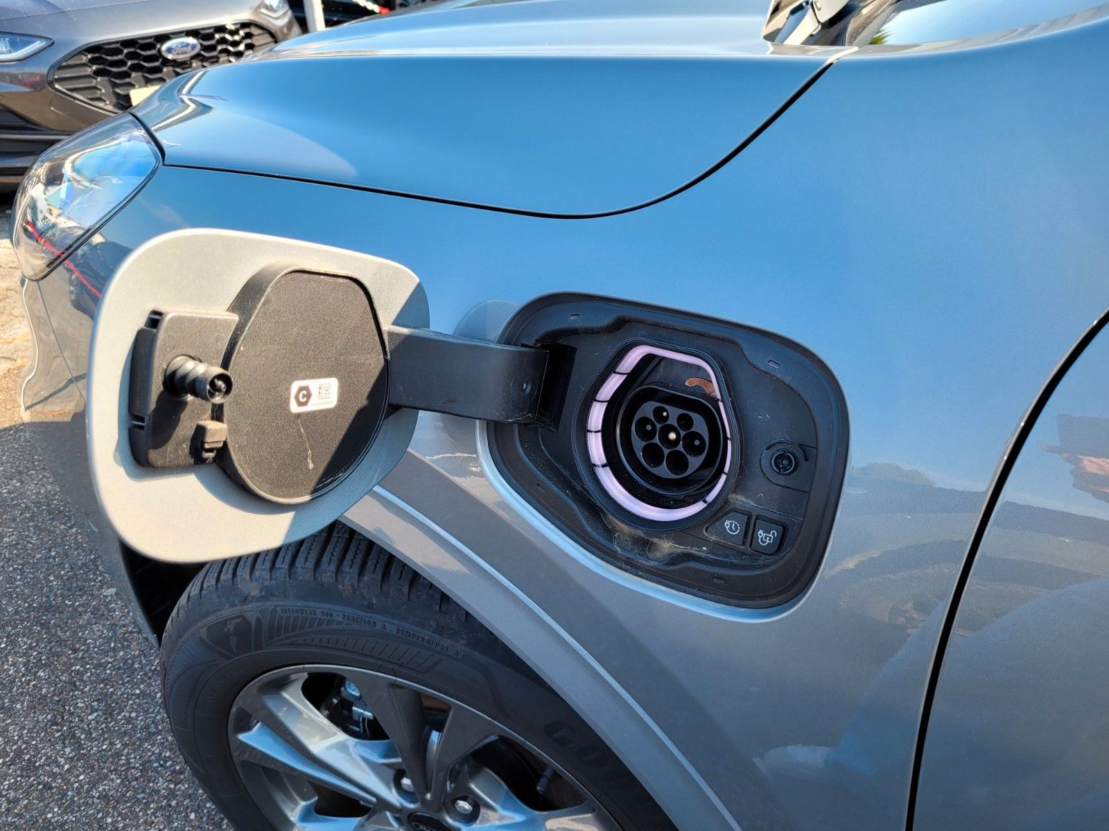 Ford Kuga Plug-In Hybrid ST-Line X - Samsaru's Car Outlet