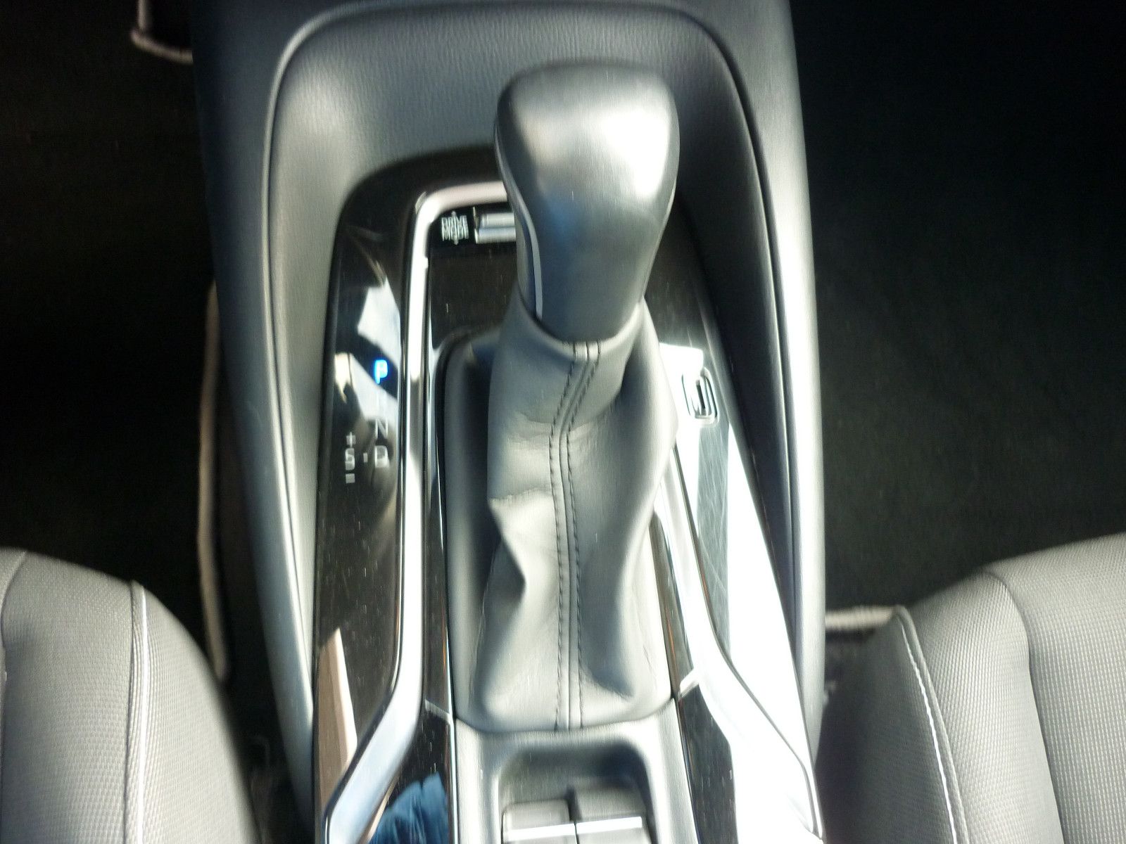 Toyota Corolla Hybrid - Samsaru's Car Outlet