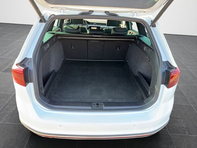 Volkswagen Passat Alltrack 2.0TDI 4M Matrix/AHK/360°/Navi P