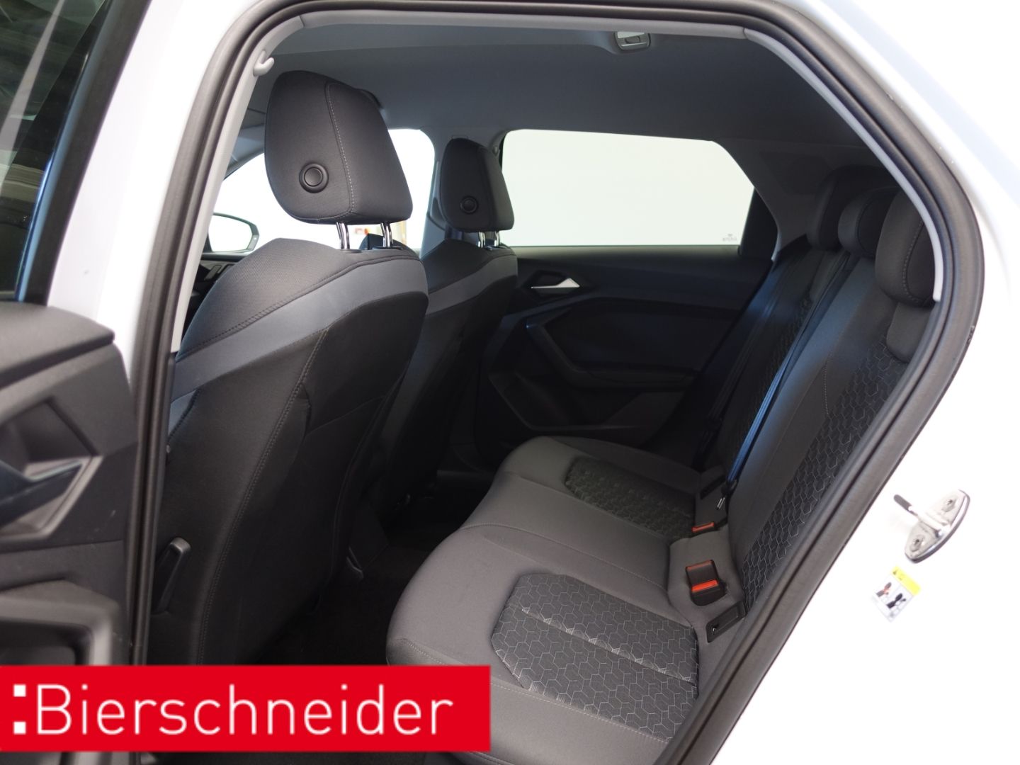 Audi A1 Sportback 25 TFSI S tronic line - Samsaru's Car Outlet