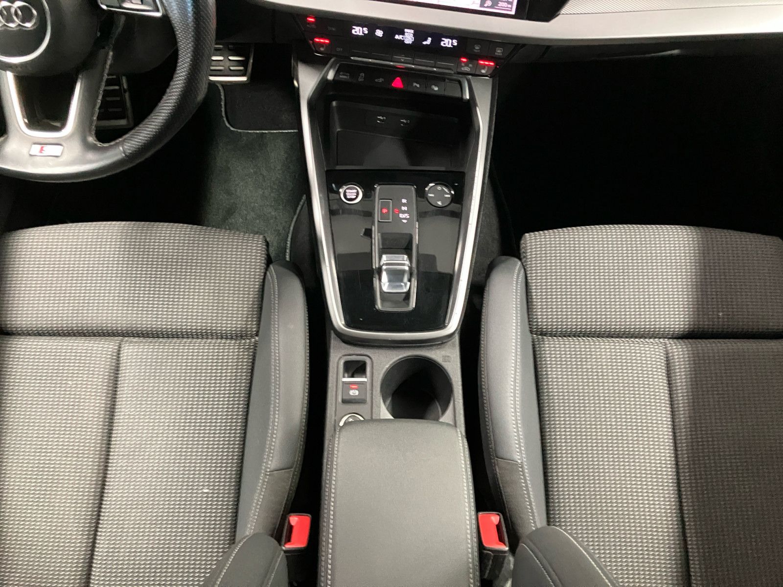 Audi A3 Sportback 40 TFSIe advanced AHK Carplay CAM L
