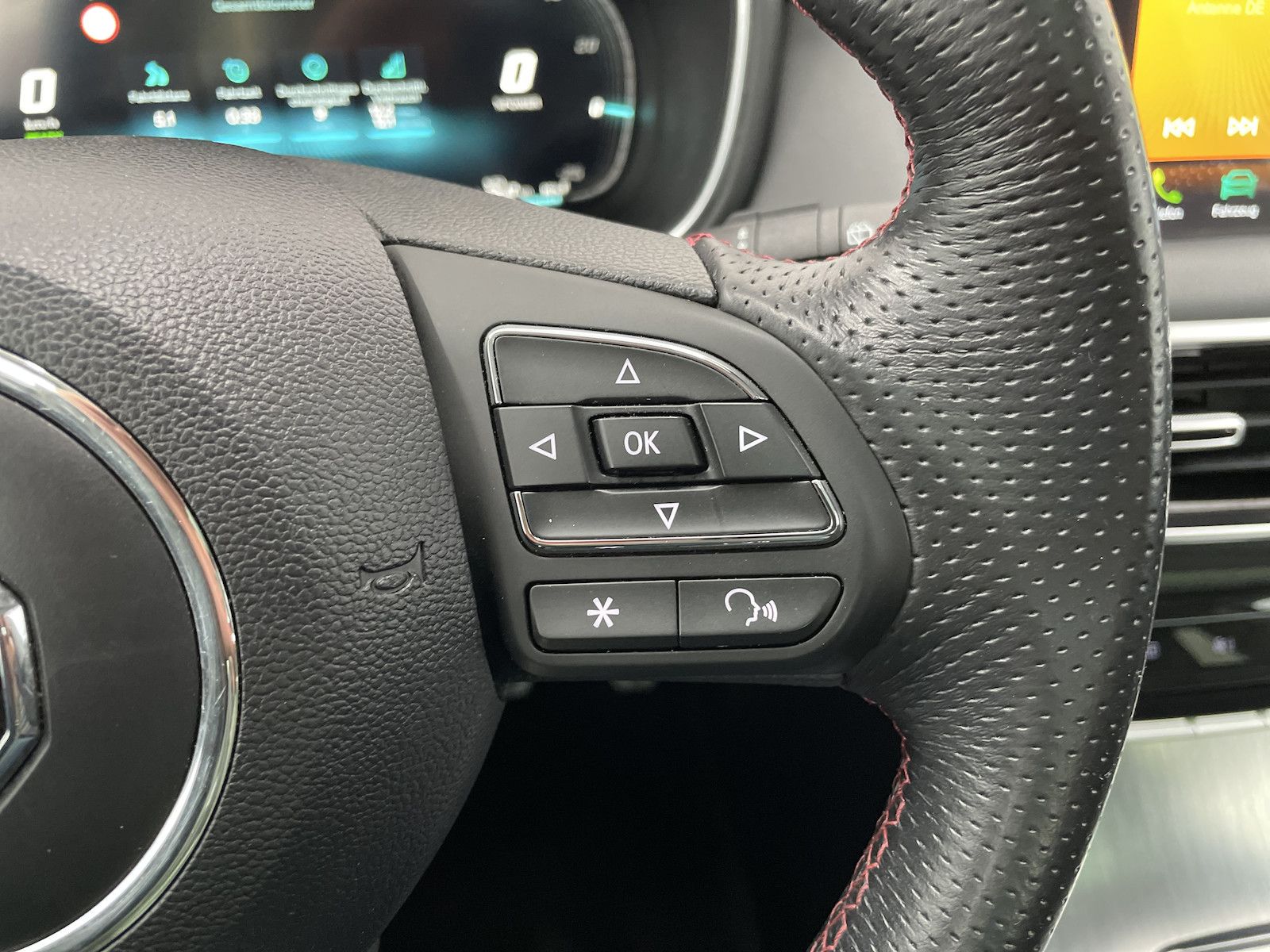 MG EHS PHEV Luxury 360/Pano/Leder/Navi/ACC+/Keyless