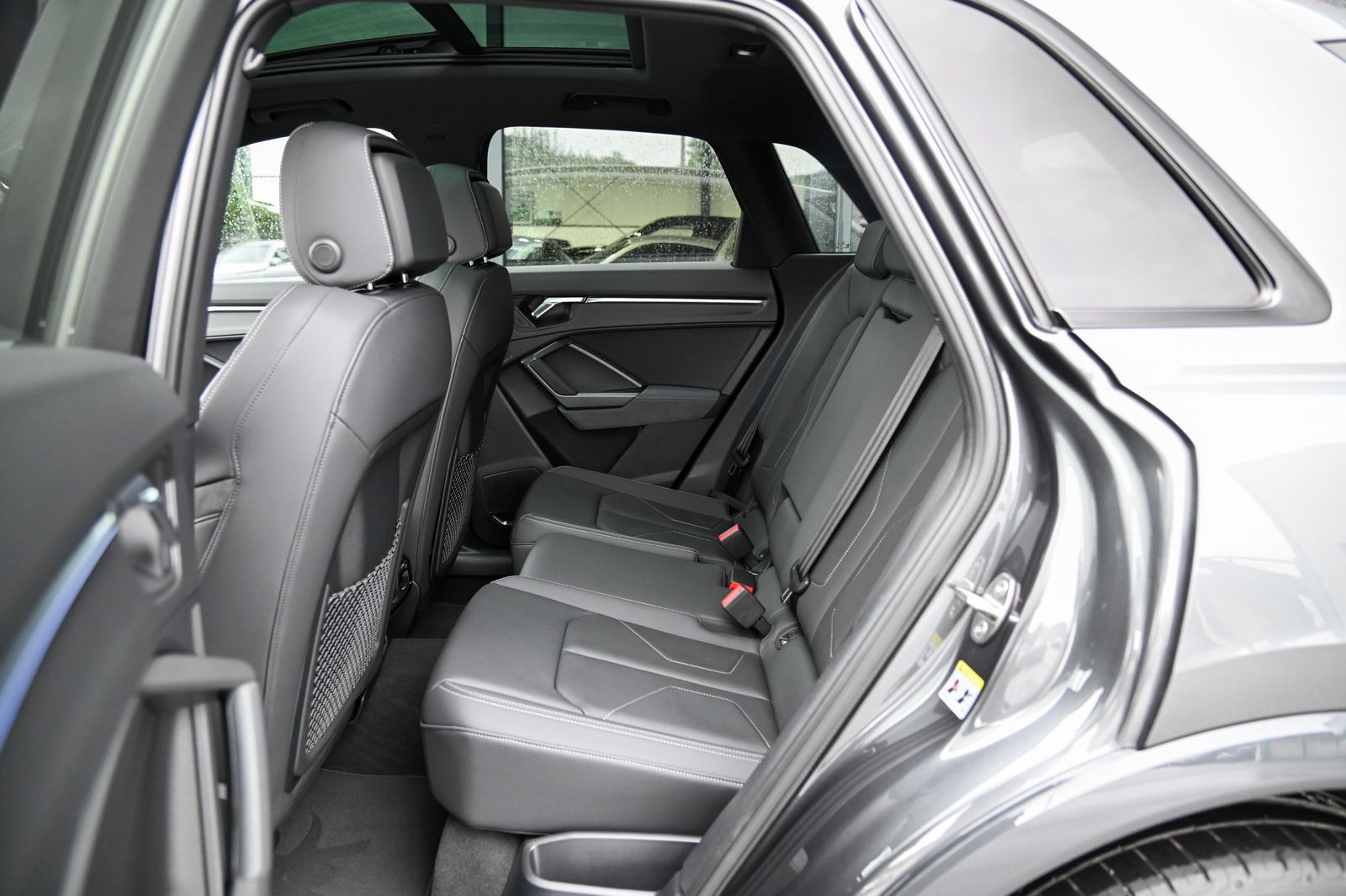 Audi Q3 40 TFSI quattro S line - Samsaru's Car Outlet