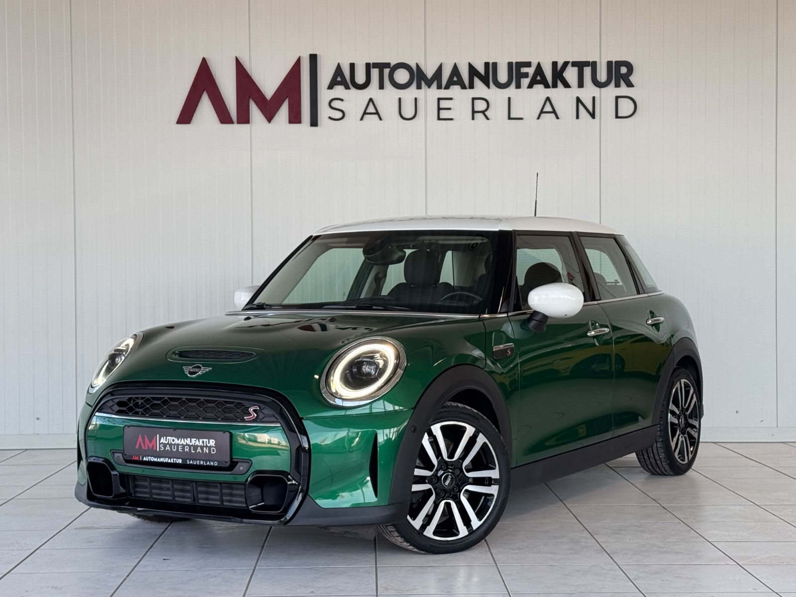 MINI Cooper S Classic - Samsaru's Car Outlet