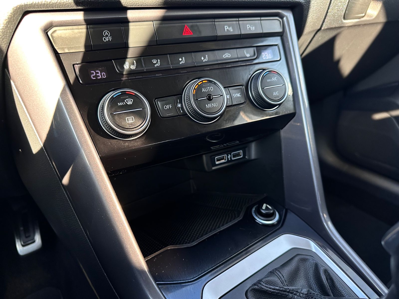 Volkswagen T-Roc 2.0 TDI SCR DSG IQ.DRIVE - Samsaru's Car Outlet