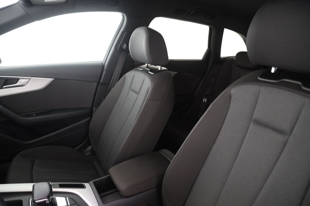 Audi A4 Avant 40 TFSI quattro advanced - Samsaru's Car Outlet