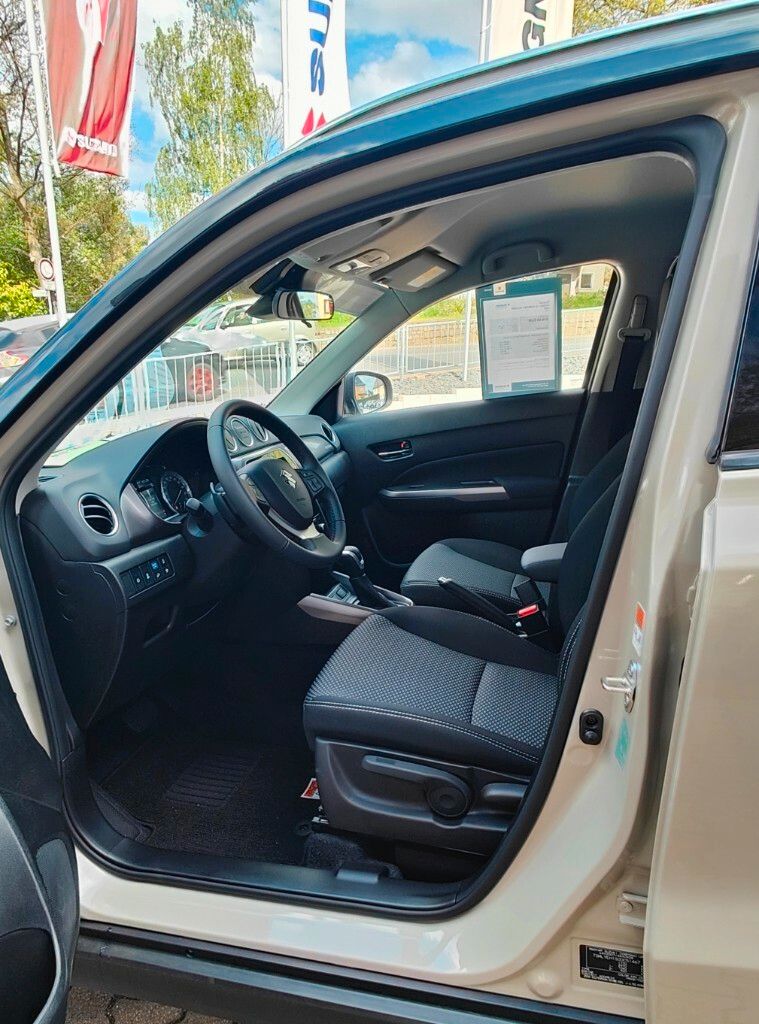 Suzuki Vitara 1.5 Hybrid Comfort 4x4 - Samsaru's Car Outlet