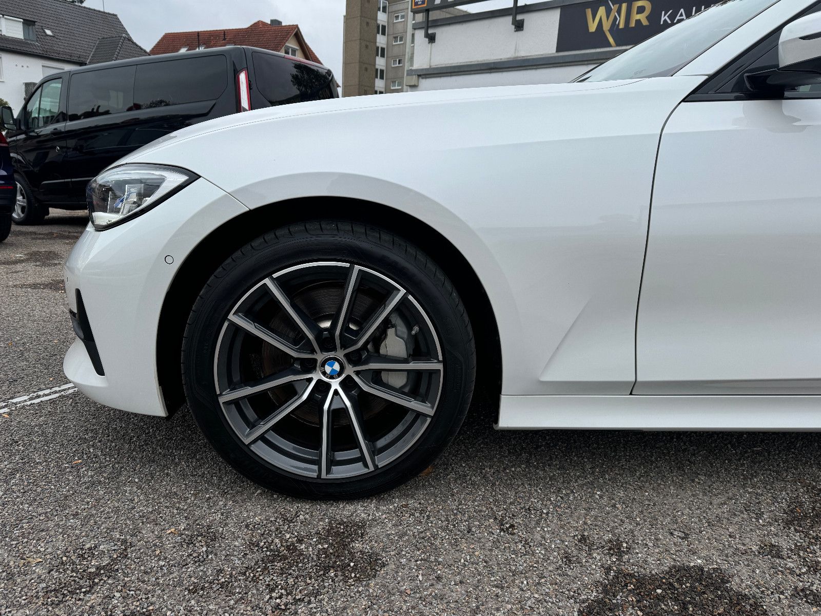 BMW 330 i xDrive Aut. - Samsaru's Car Outlet