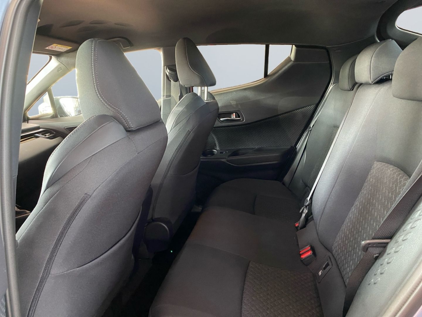 Toyota C-HR 2.0 Hybrid Team D *LED*ACC*CarPlay*CAM*SHZ*