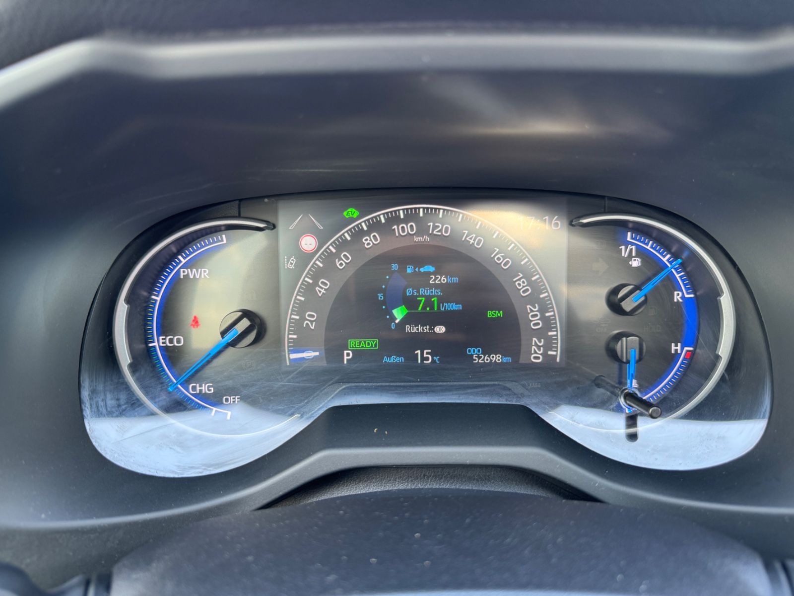 Toyota RAV 4 RAV4 Hybrid 4x4 Lounge - Samsaru's Car Outlet