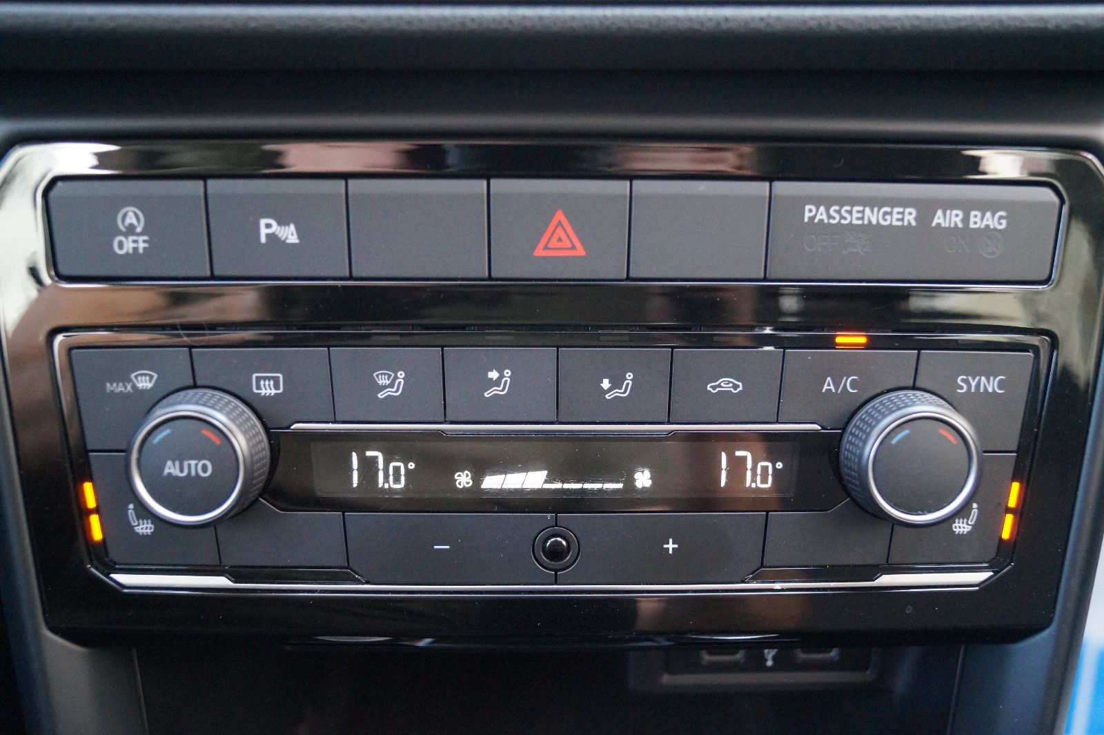 Volkswagen T-Cross Life DSG - Samsaru's Car Outlet