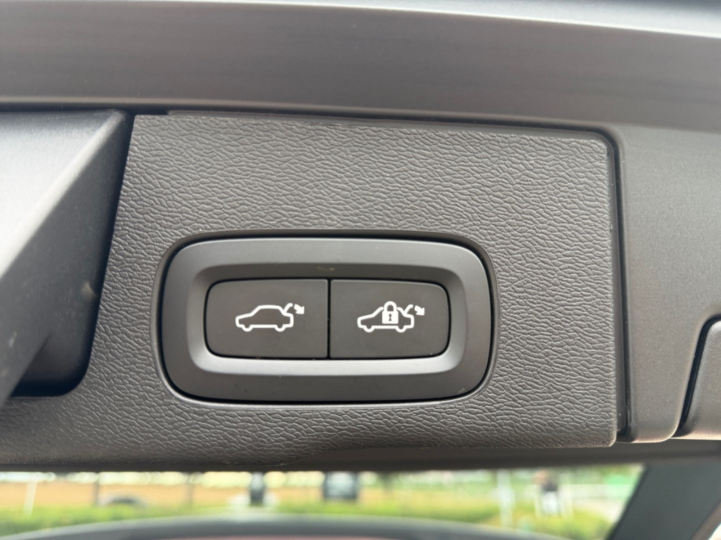 Volvo XC60 B5 Ultimate Dark AWD HUD  StandHZG H&K Luft