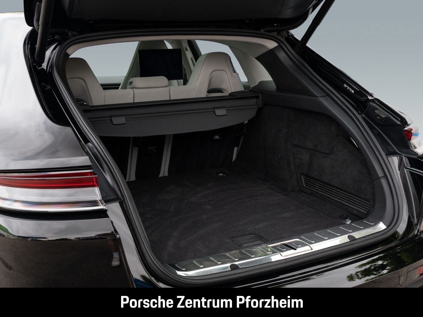 Porsche Panamera 4 E-Hybrid Sport Turismo Surround-View