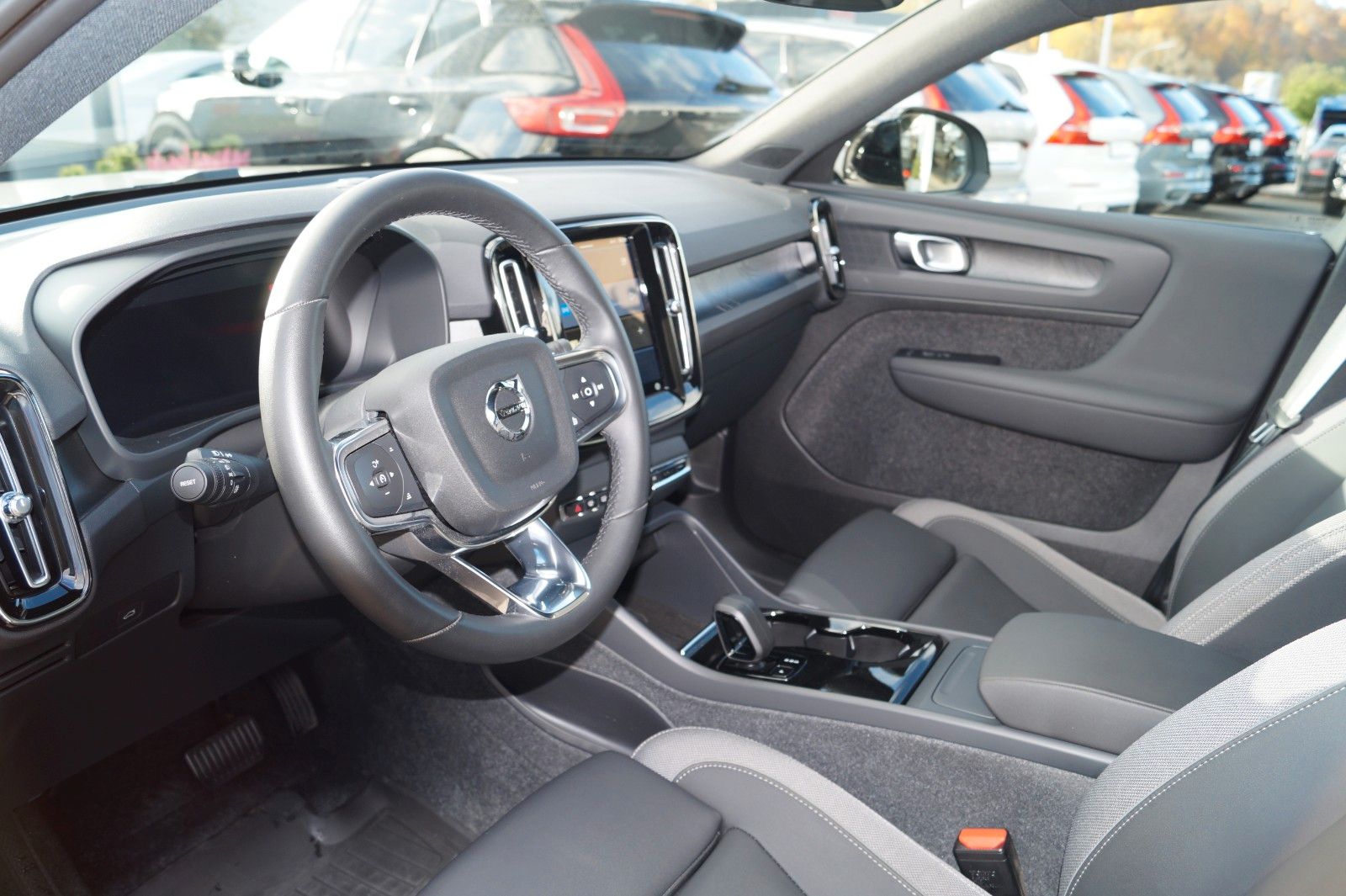 Volvo XC40 Recharge Single 2WD Plus Aut./AHK/Microtech