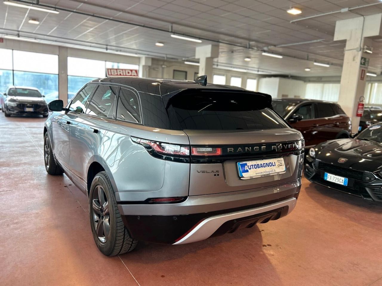 Range Rover Velar R-DYNAMIC S 2.0D - Samsaru's Car Outlet