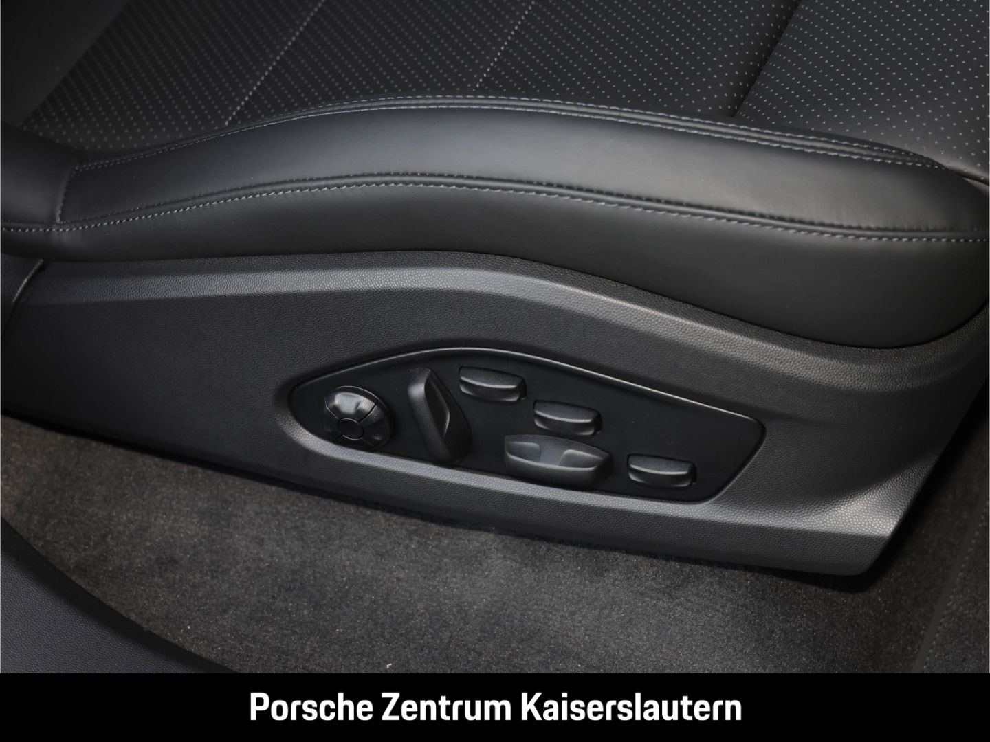 Porsche Macan 4 BOSE Luftfederung Rückfahrkamera LED