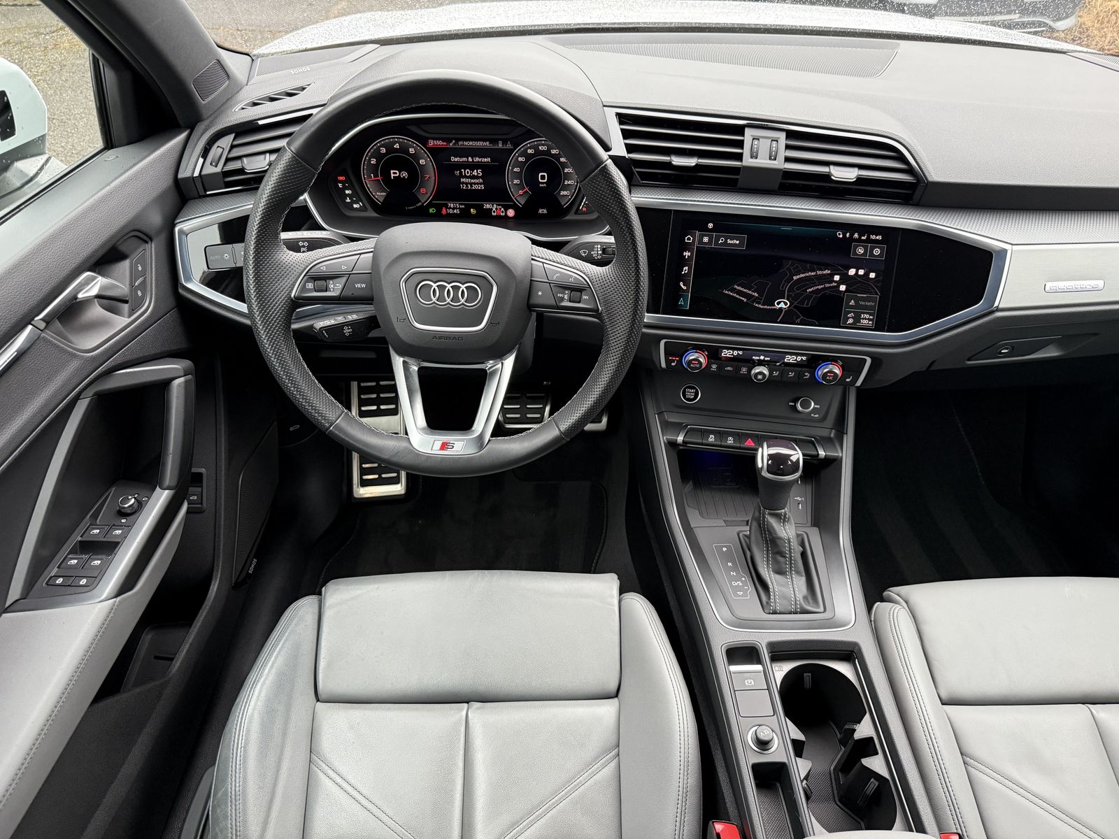 Audi Q3 45 S line - Samsaru's Car Outlet