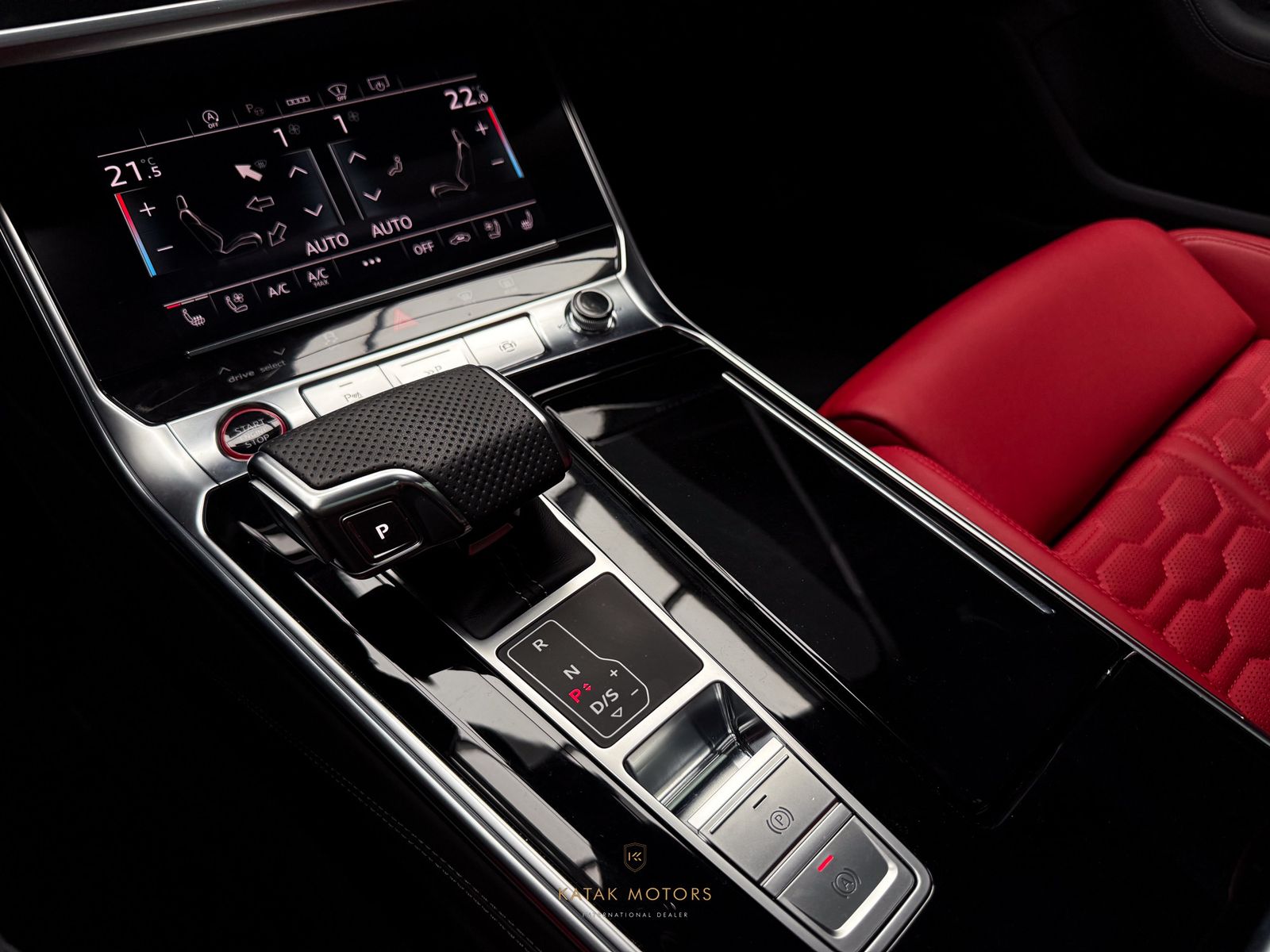 Audi RS6 PERFORMA/FULLCARBON/DYNAMIK+/PANO/B&O/HEADUP