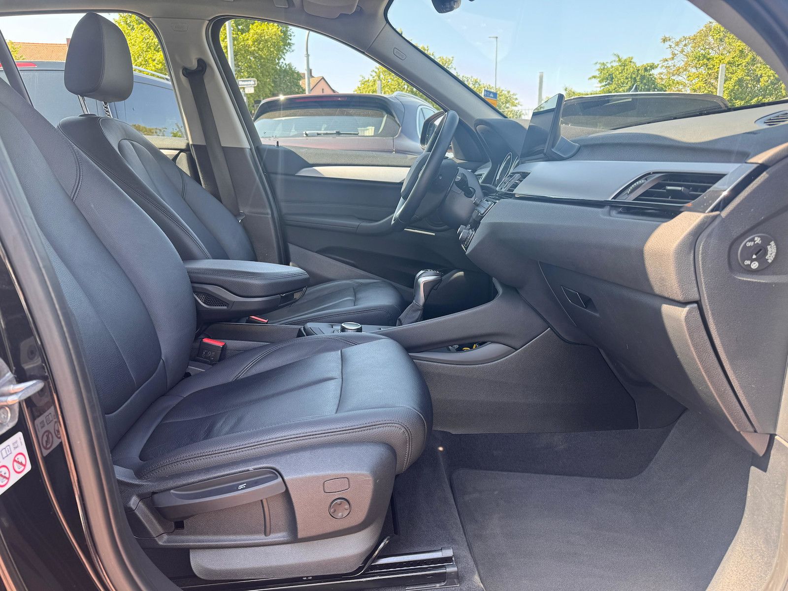 BMW X1 xDrive25e Advantage - Samsaru's Car Outlet