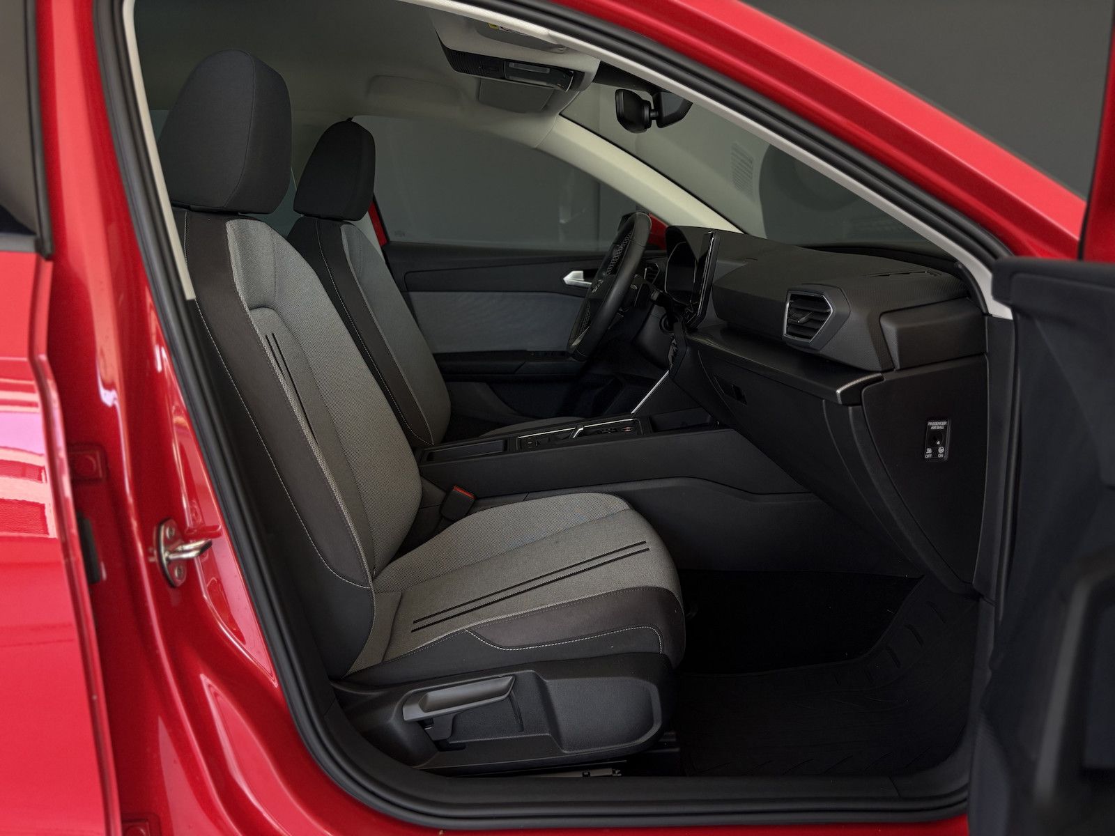 Seat Leon 1.0 eTSI Style - Samsaru's Car Outlet