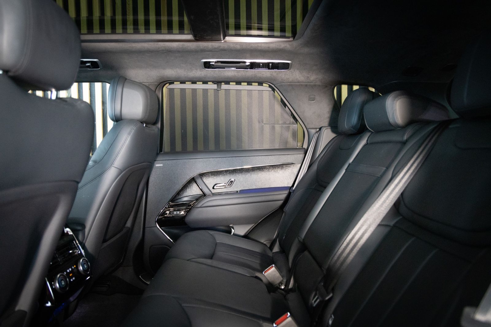 Range Rover Sport D350 First Edition - Samsaru's Car Outlet