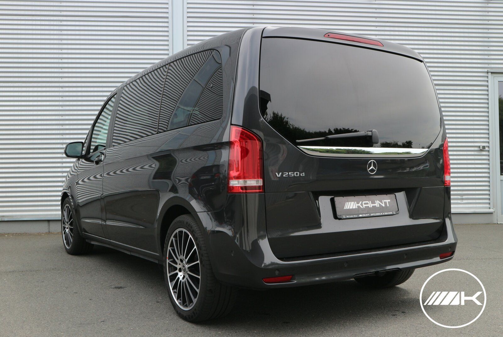 Mercedes-Benz V 250d K EDITION - Samsaru's Car Outlet