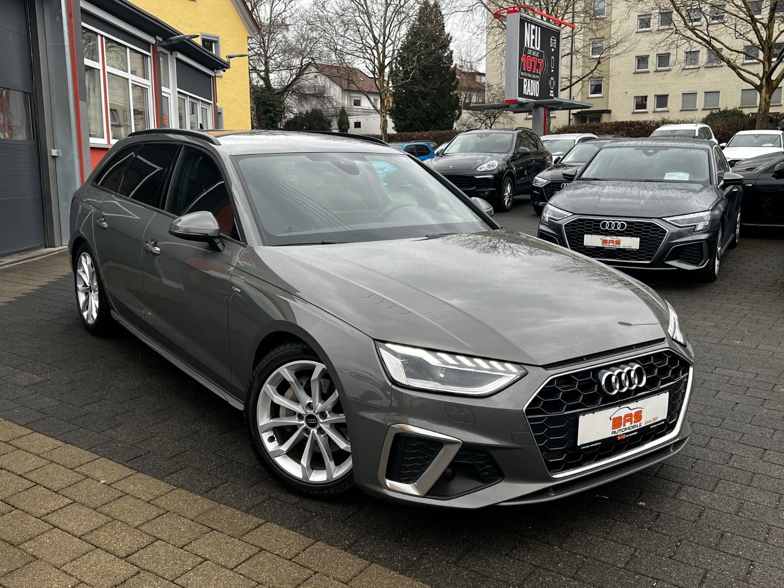 Audi A4 Avant 40 TDI S line - Samsaru's Car Outlet