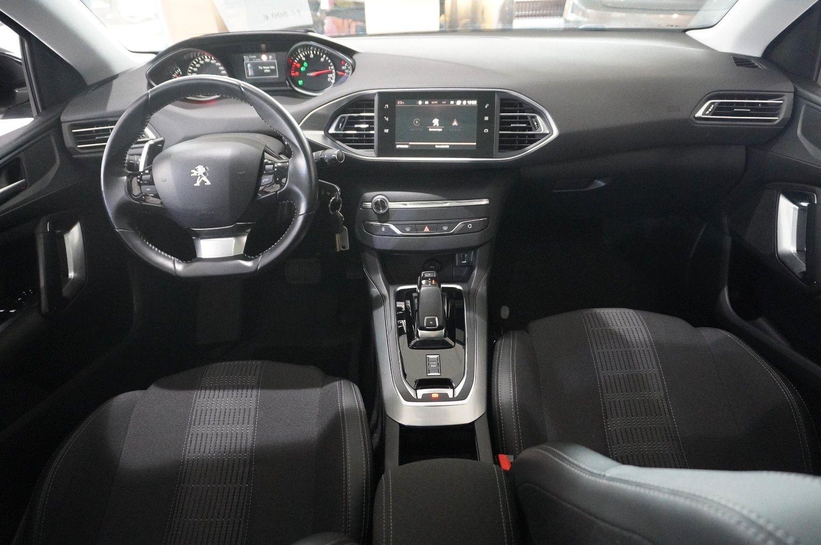 Peugeot 308 SW 1.5D ALLURE - Samsaru's Car Outlet