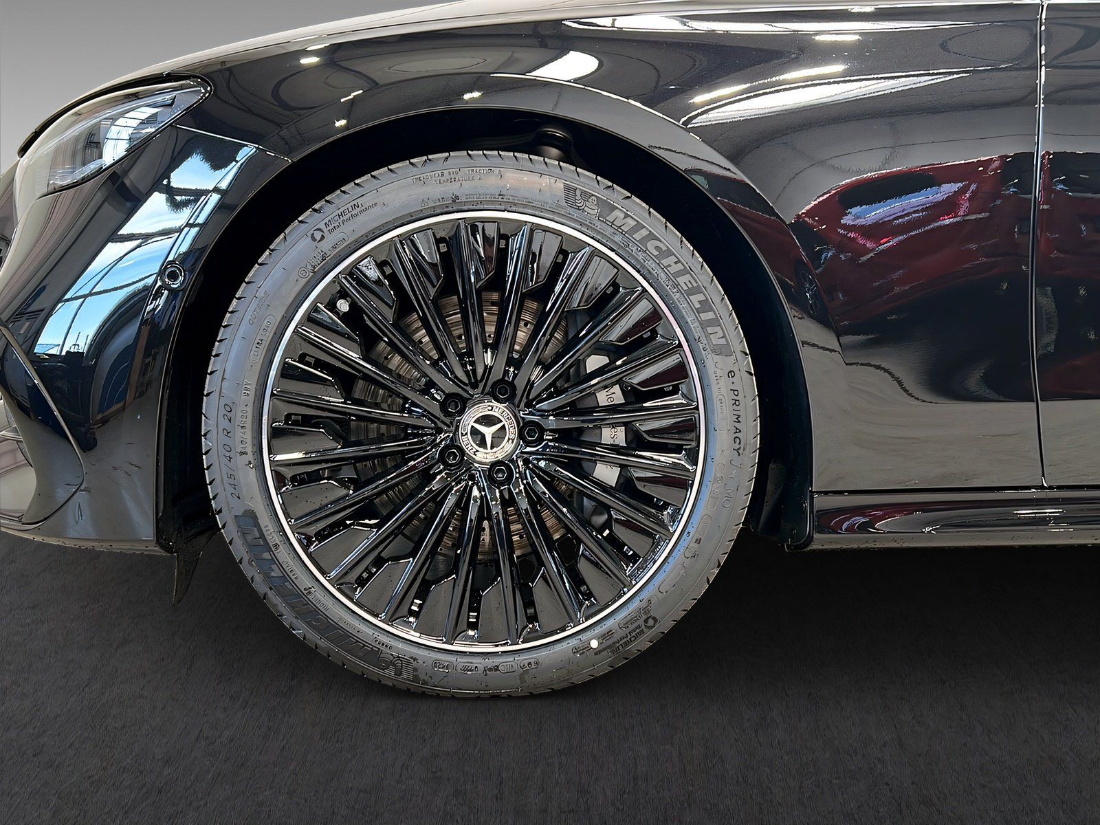 Mercedes-Benz E 450 d 4M+AMG+LEDER+PREMIUM+AHK+STANDHEIZUNG