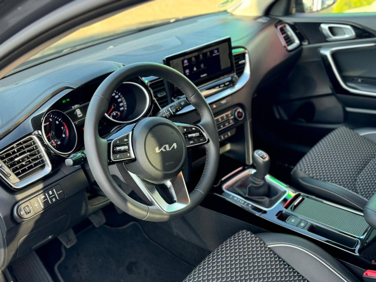 Kia X-Ceed 1.5 T-GDI Vision - Samsaru's Car Outlet
