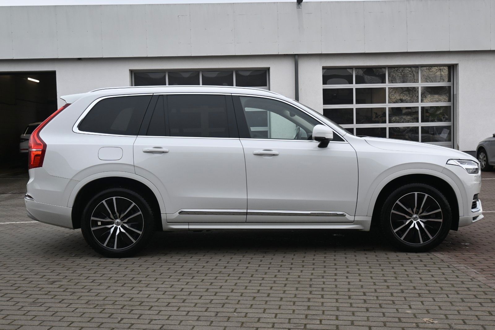 Volvo XC90 T8 AWD Inscrip. - Samsaru's Car Outlet