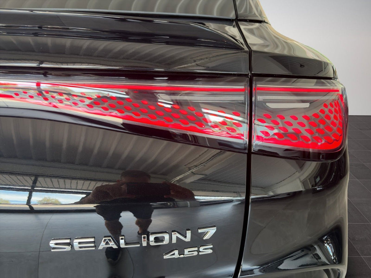 BYD Sealion 7