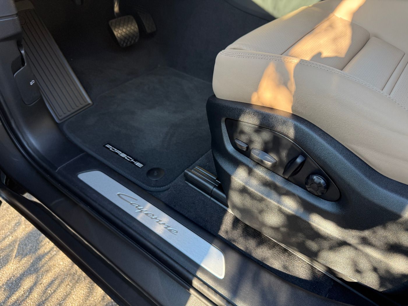 Porsche Cayenne E-Hybrid | Luftfederung | Panorama | AHK