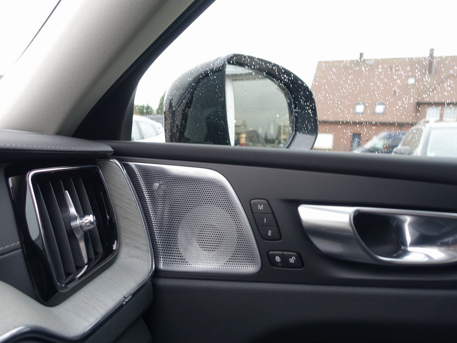 Volvo XC60 Ultra T8 AWD/Massage/Pano/360°/B&W/AHK