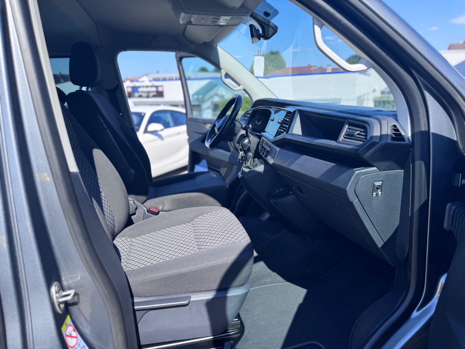 Volkswagen T6 Multivan DSG - Samsaru's Car Outlet