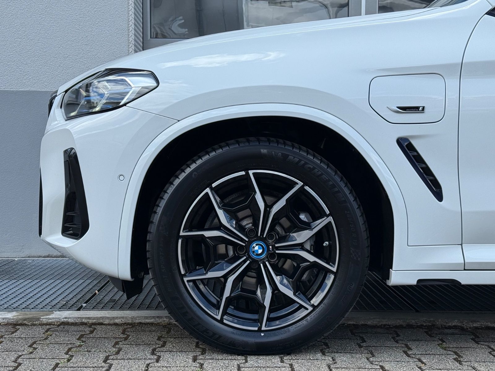 BMW X3 30e xDrive M Sport - Samsaru's Car Outlet