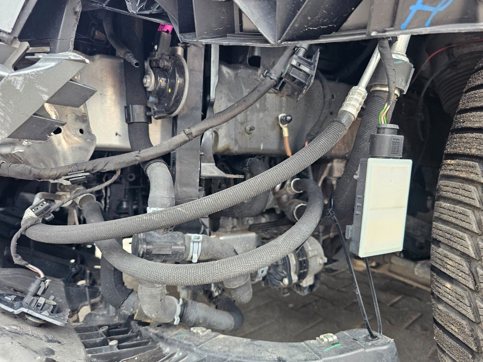 Audi Q8 45TDI quattro S-LINE Mild Hybr LEICHER UNFALL