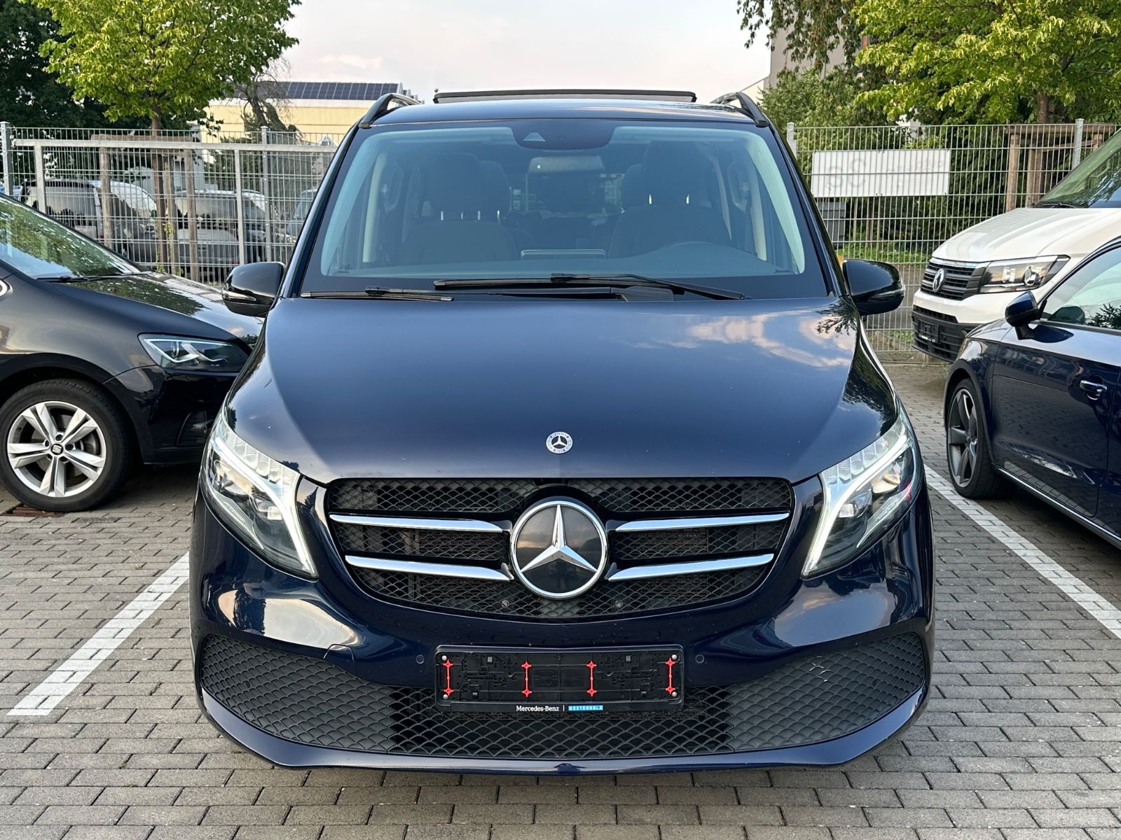 Mercedes-Benz V 300d EDITION Lang - Samsaru's Car Outlet