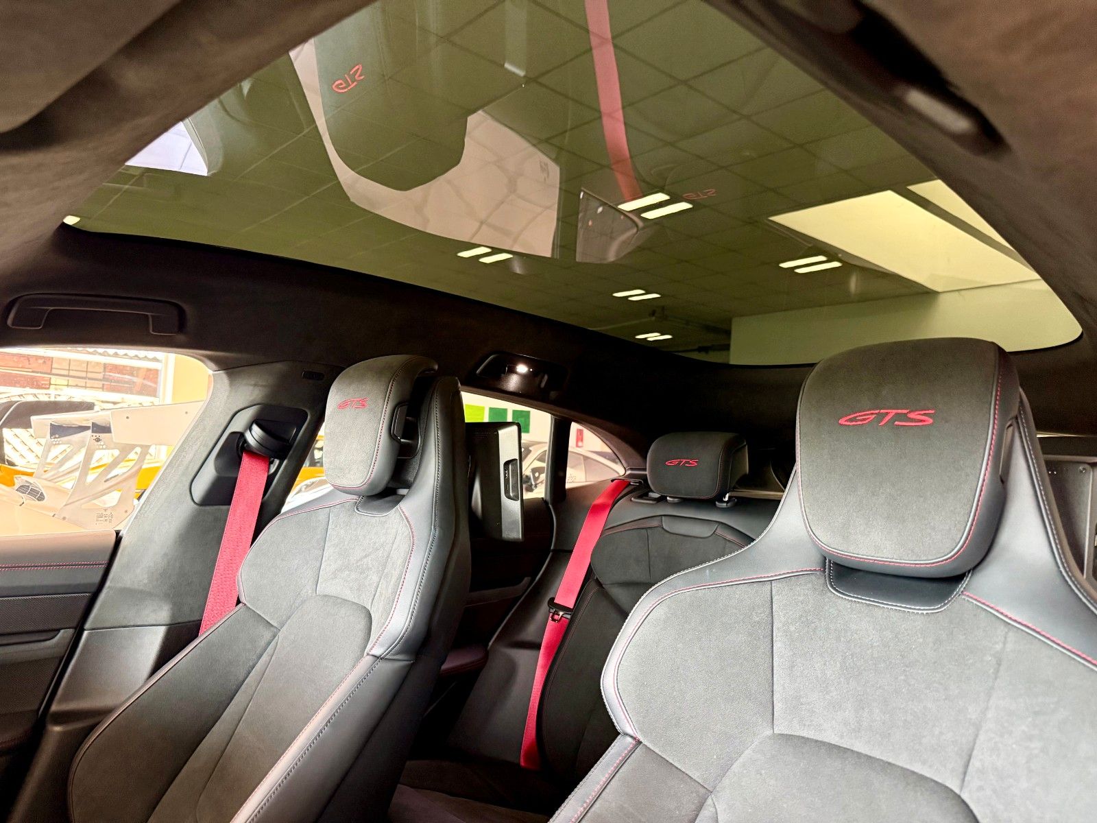 Porsche Taycan Sport Turismo GTS SportDesign/Panorama