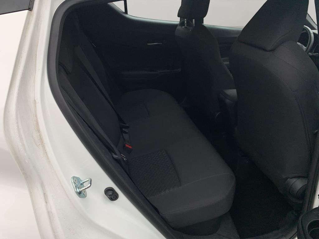 Toyota C-HR Hybrid Flow - Samsaru's Car Outlet