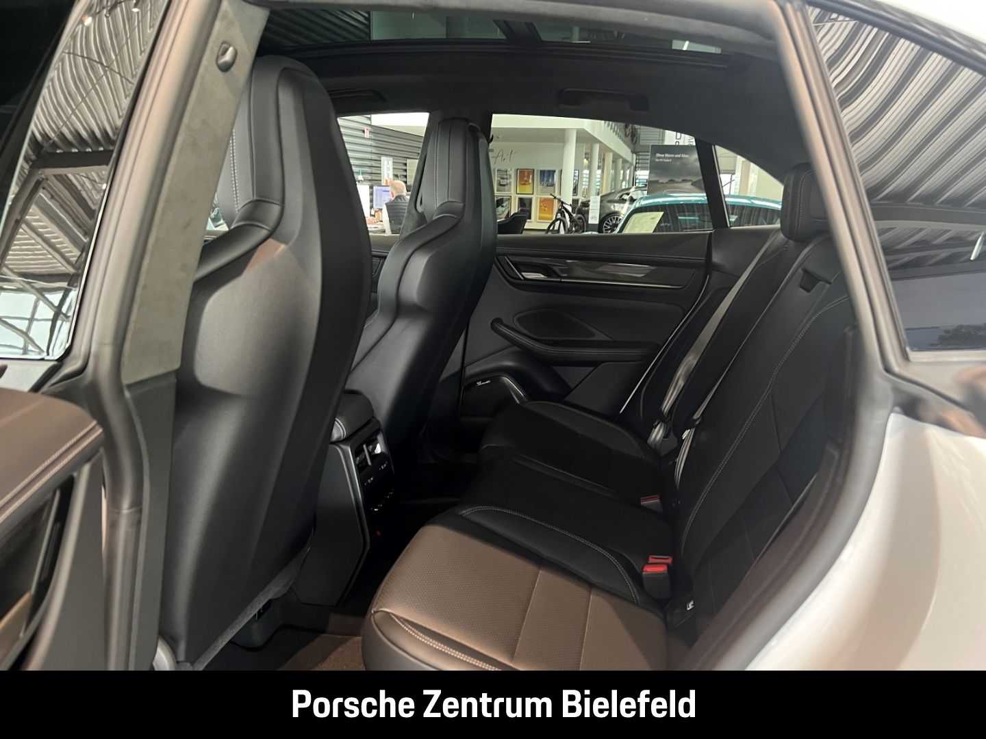 Porsche Macan Turbo Burmester Luftfederung Panoramadach