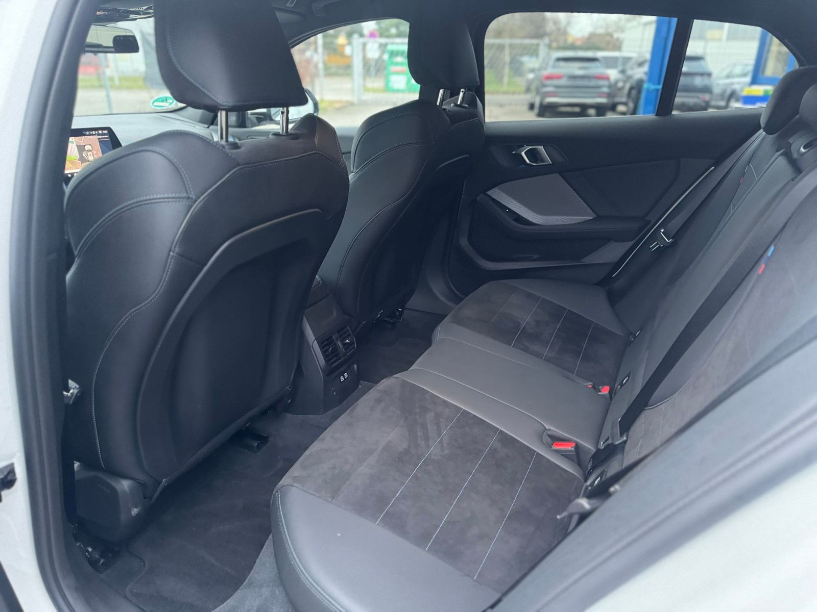 BMW 120i | M-PAKET | AUT | LED | HEAD-UP | DRIVING +