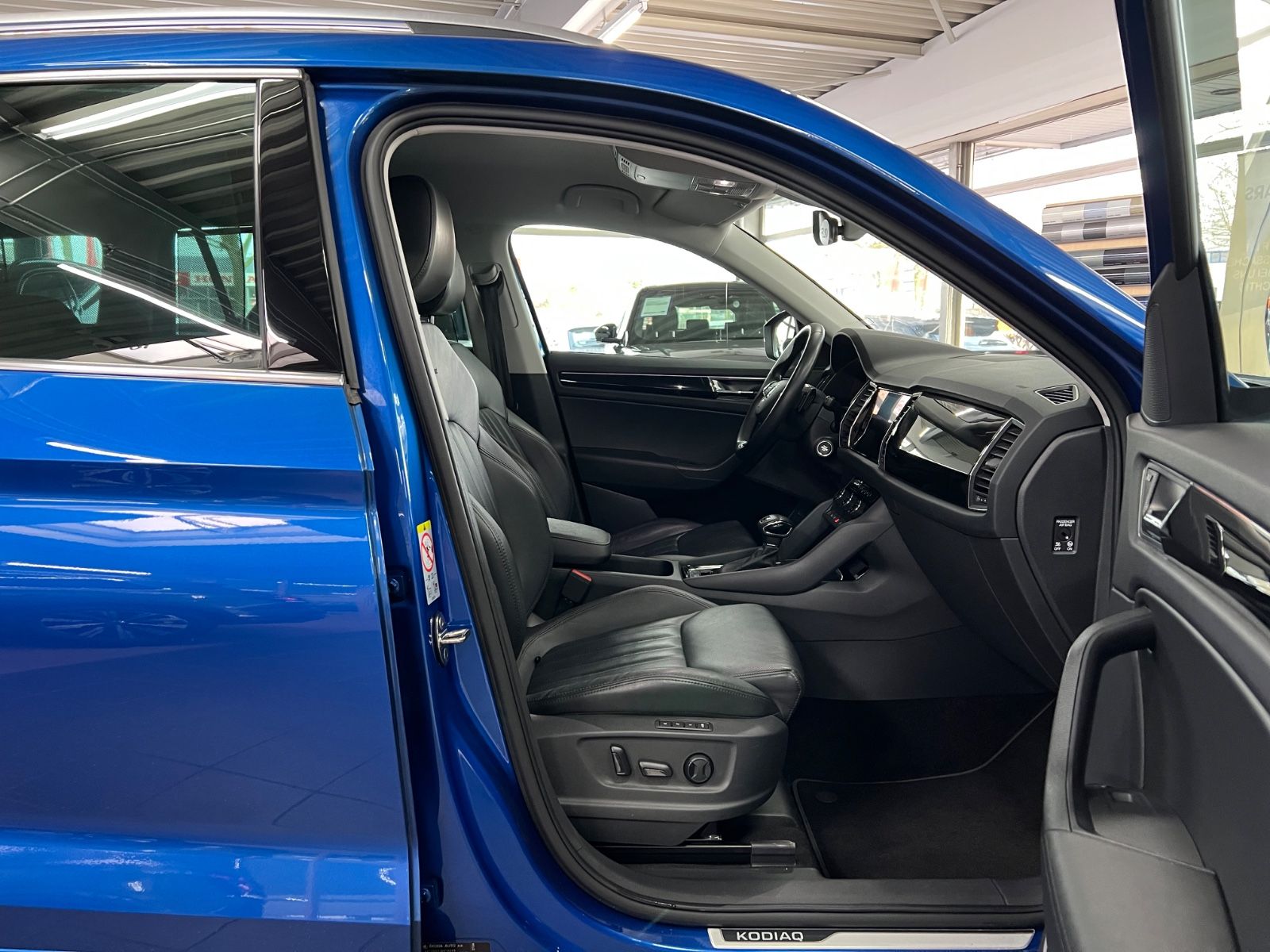 Skoda Kodiaq 200 PS L&K 4x4 AHK+360°+VC+Tablet+ASSIST
