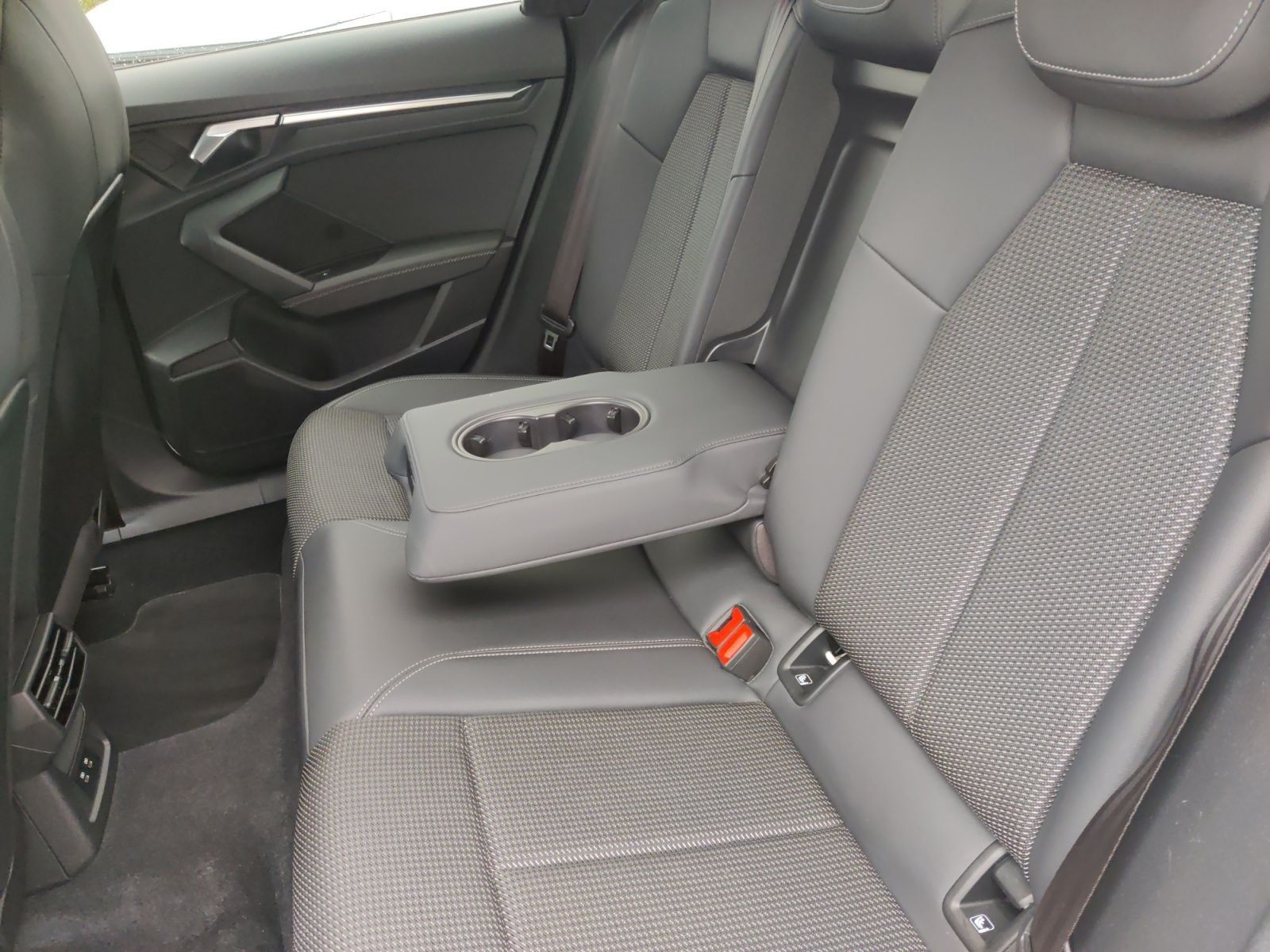 Audi A3 Limousine 35 TDI S-Tronic S-Line, RFK, Tempom