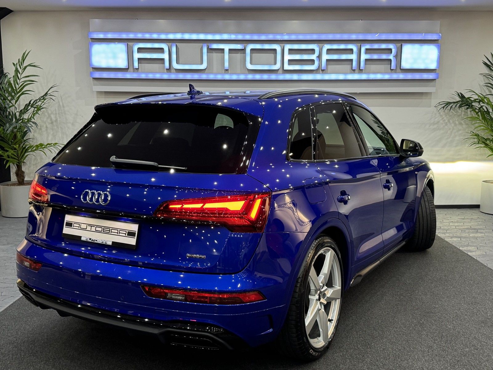 Audi Q5 40 TDI quattro S line - Samsaru's Car Outlet