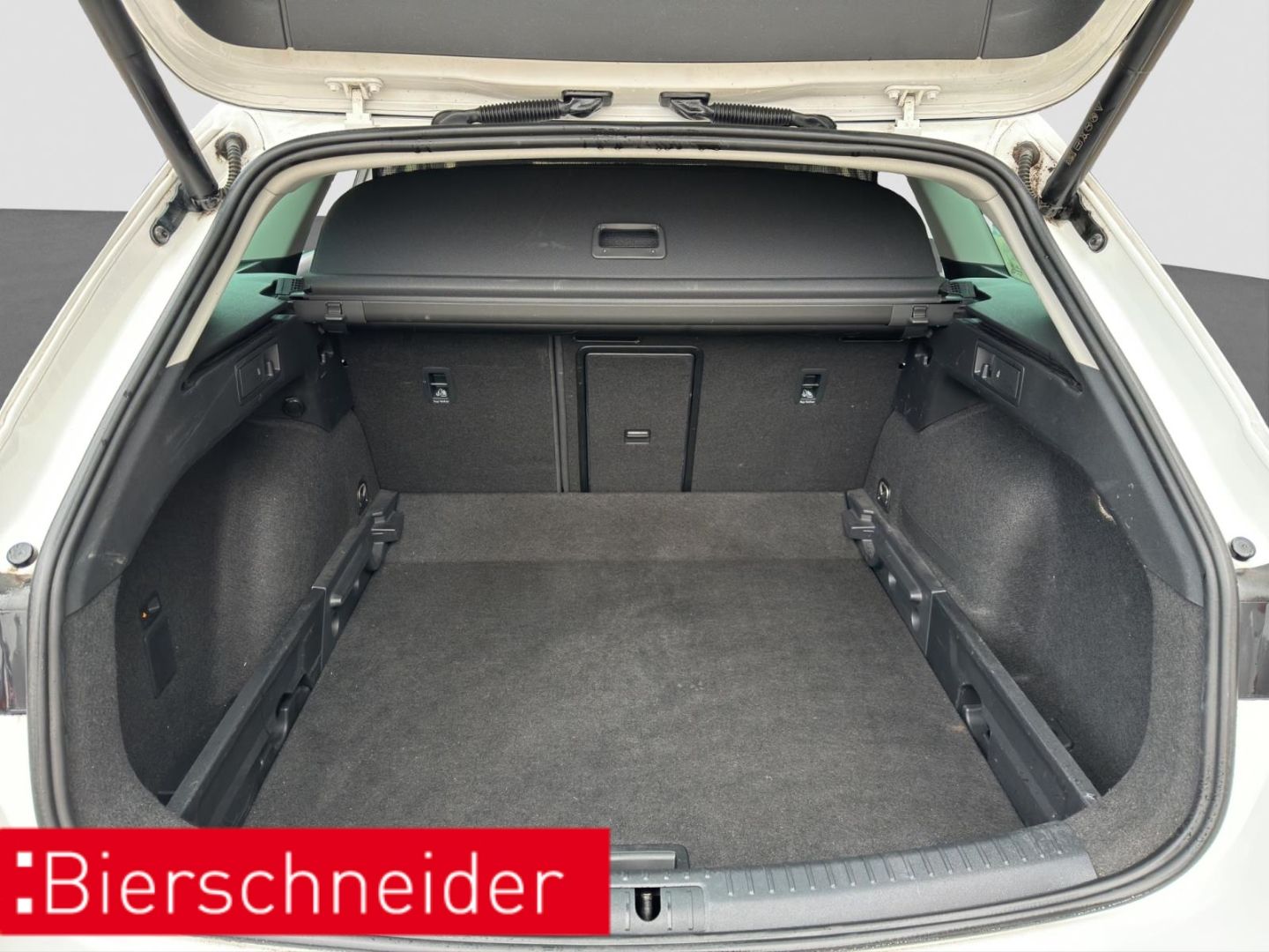 Seat Leon SP 2.0 TDI DSG Style PANO AHK KAMERA LED NA