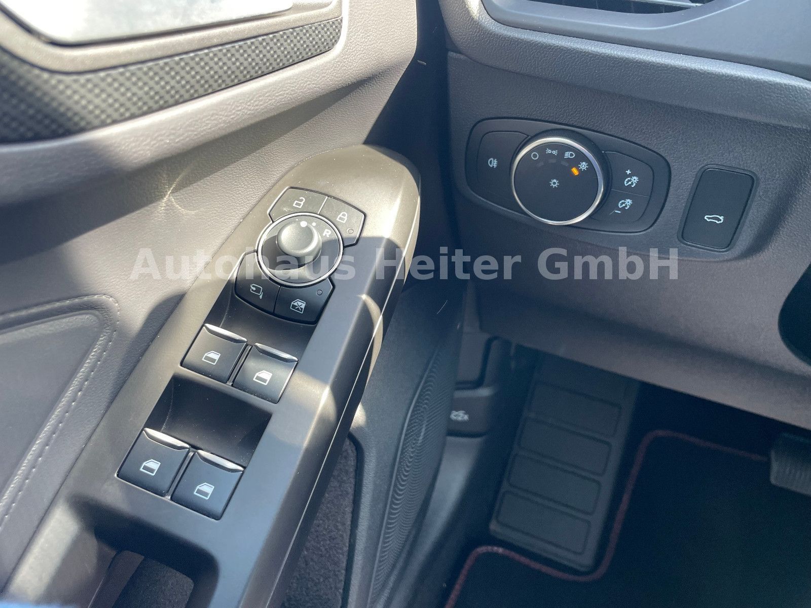 Ford Focus 1.5 EB Aut.ST-Line X / ACC+Matrix+e.Klappe