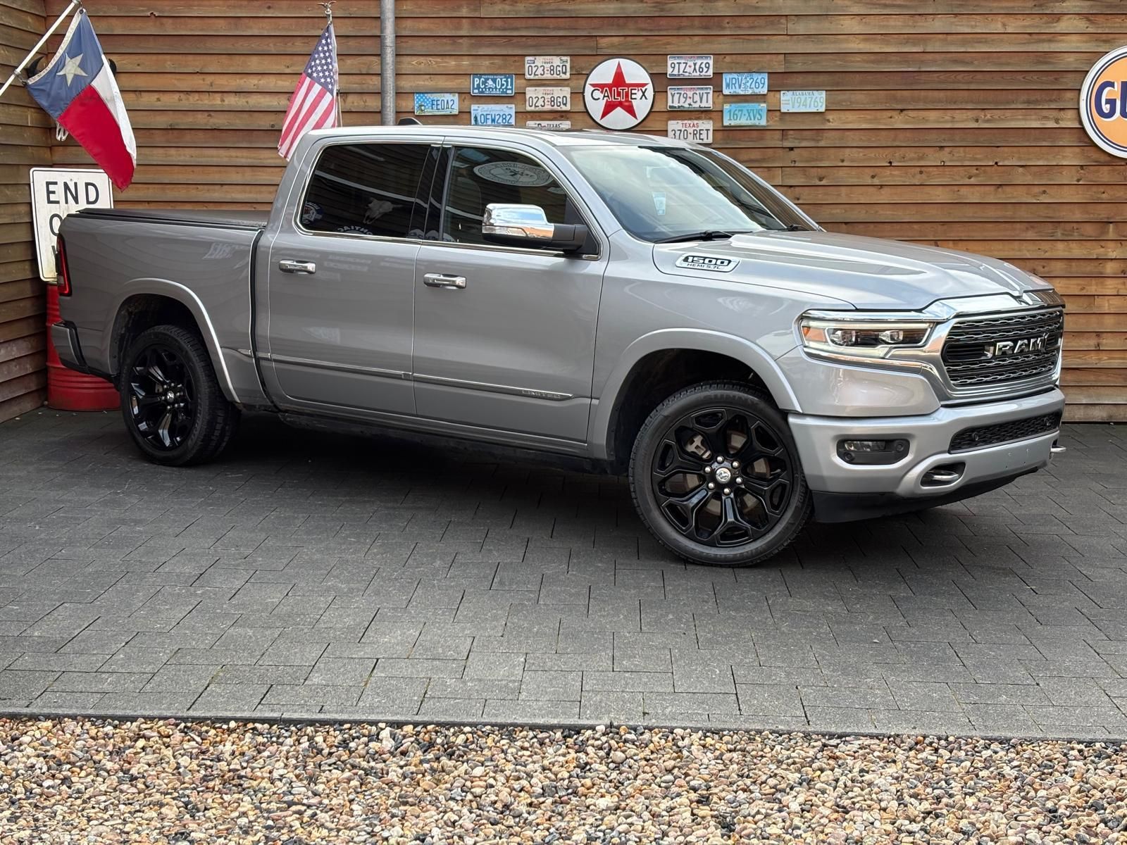 Dodge RAM 1500 5,7 Limited 4x4 LED Pano AHK Memory LPG