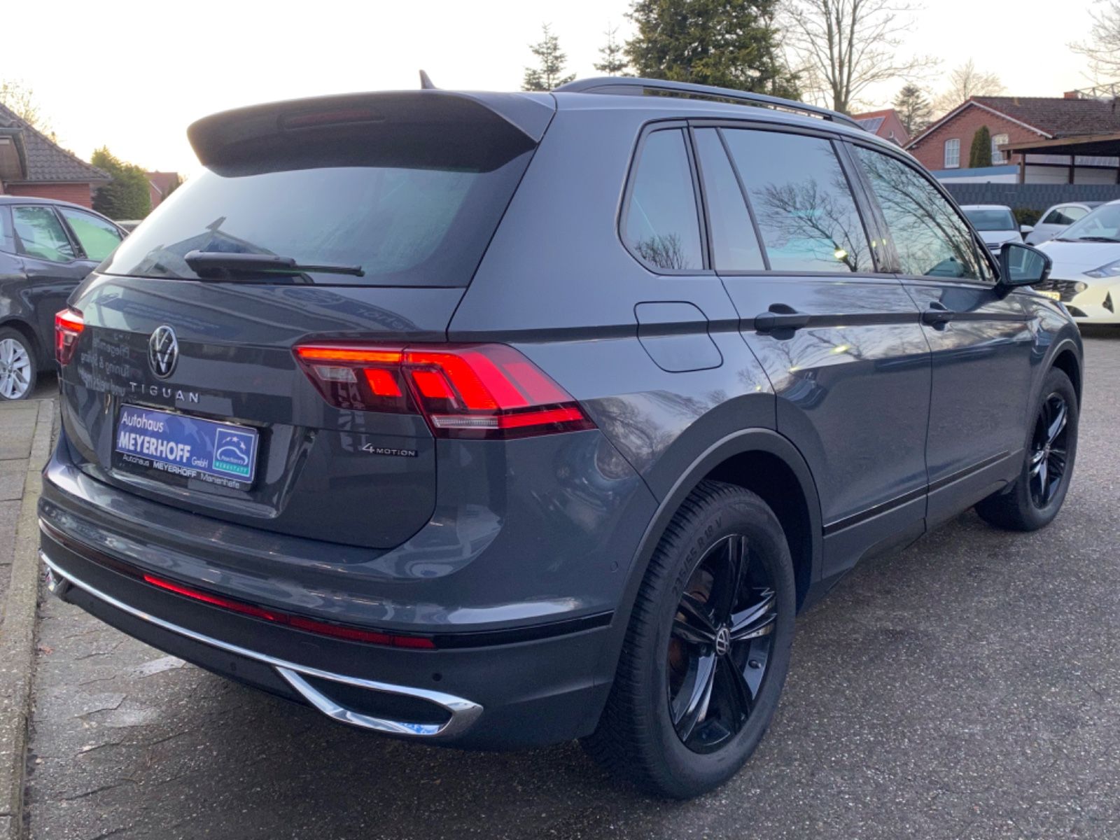 Volkswagen Tiguan Life 2.0 TDI 4Motion - Samsaru's Car Outlet